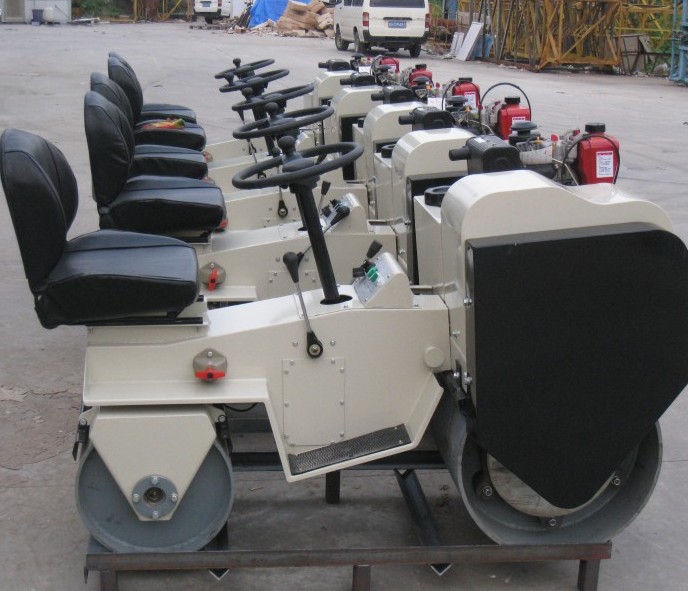 印度客戶來訪，并訂購FYL-850座駕壓路機(jī)