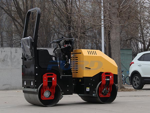 小型壓路機(jī)長期不使用就能丟下保養(yǎng)嗎？